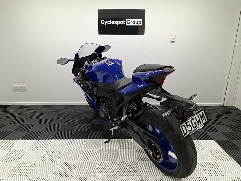 Load image into Gallery viewer, 2025 Yamaha YZF-R9 R9 - AKRAPOVIC EXHAUST

