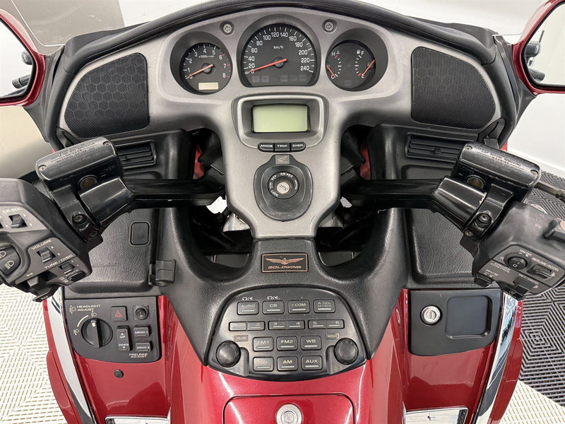 Load image into Gallery viewer, 2002 Honda Gold Wing GL 1800
