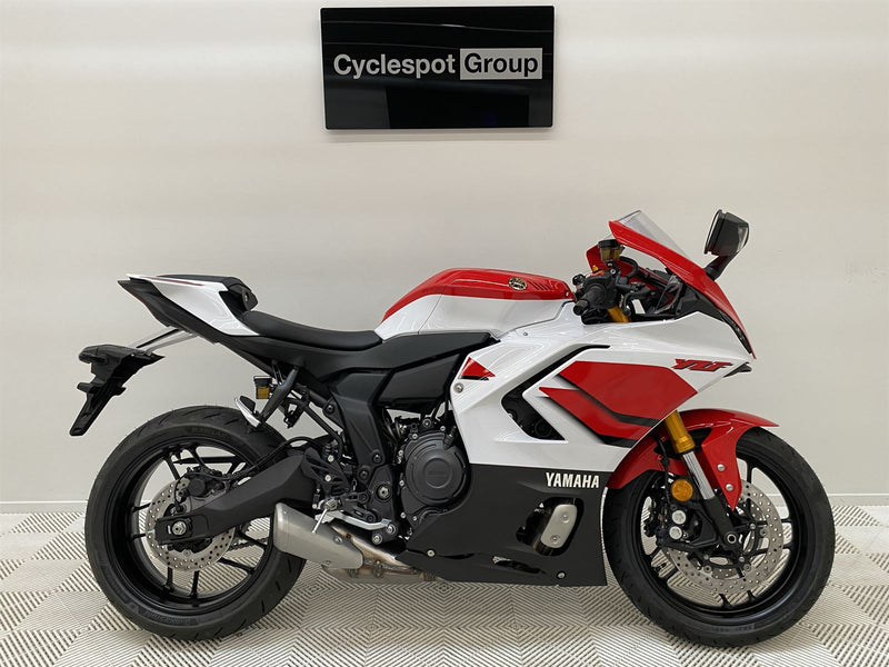 Load image into Gallery viewer, 2026 Yamaha R7 LAMS 70th Anniversary edition
