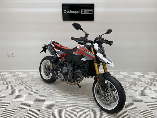 2026 Ducati Hypermotard V2 SP