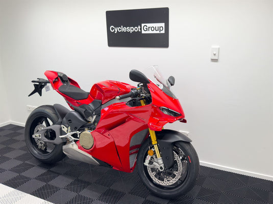 2025 Ducati Panigale V4S