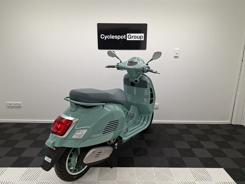 Load image into Gallery viewer, 2026 Vespa GTS 310
