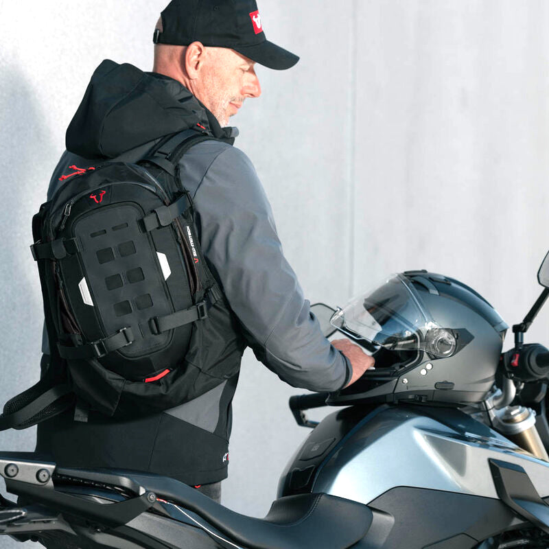 Load image into Gallery viewer, SW MOTECH BACKPACK PRO COSMO 16L BLACK/ANTHRACITE
