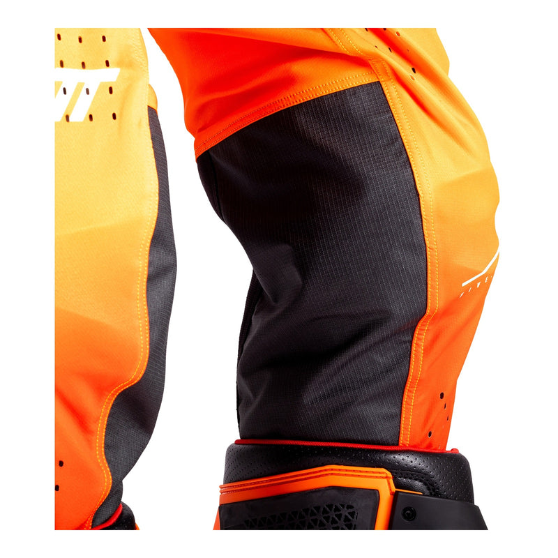 Load image into Gallery viewer, Leatt 2026 5.5 I.K.S. Pant - Orange
