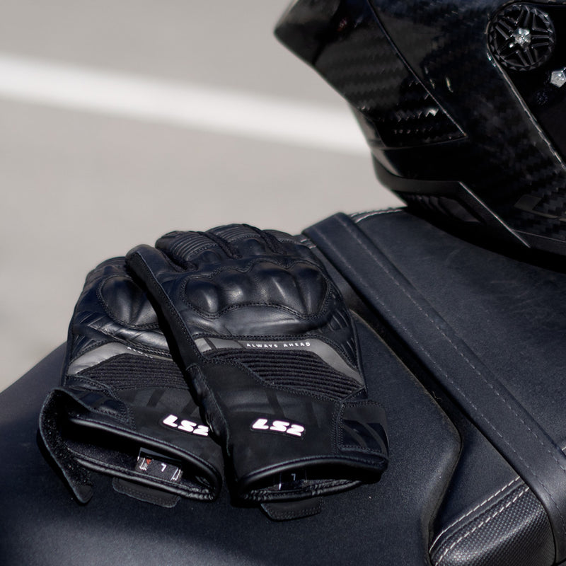 Load image into Gallery viewer, LS2 Octane Men's Glove - Black
