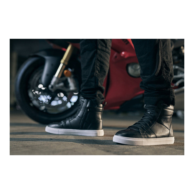 Load image into Gallery viewer, Richa Chaser Waterproof Sneaker - Black
