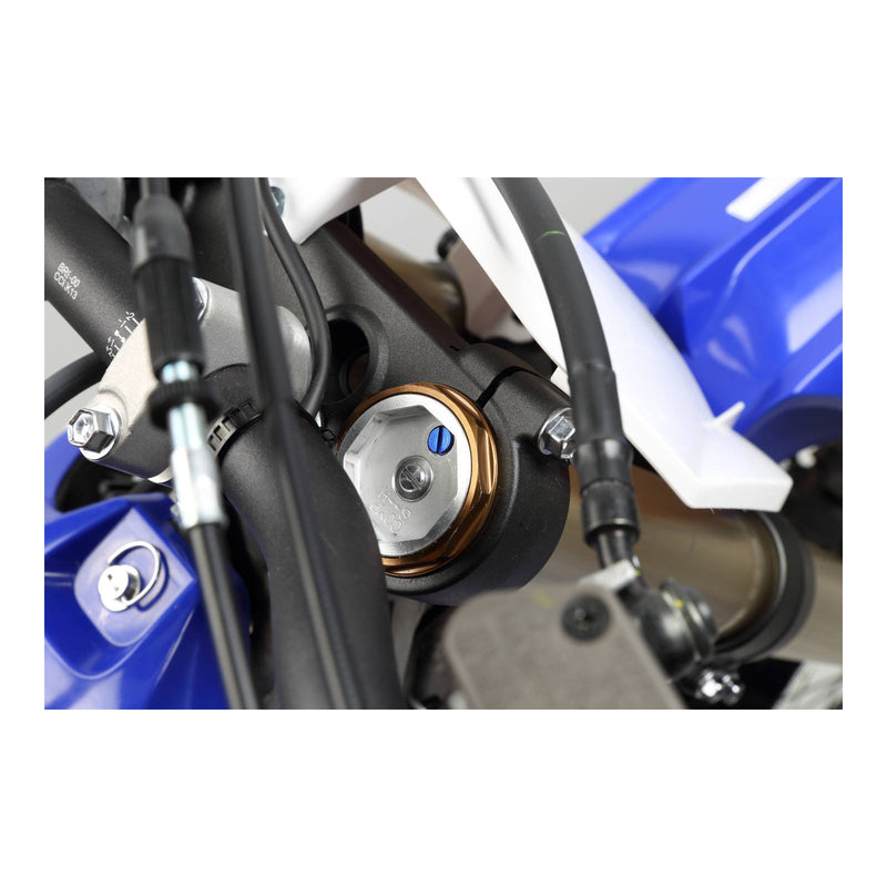 Load image into Gallery viewer, Zeta Front Fork Air Valve Cap Screw KYB/Showa - Blue 2pcs
