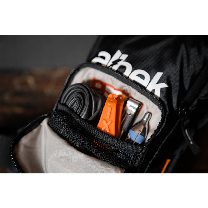 Load image into Gallery viewer, Ablek Hydration Pack H2O Haul Four
