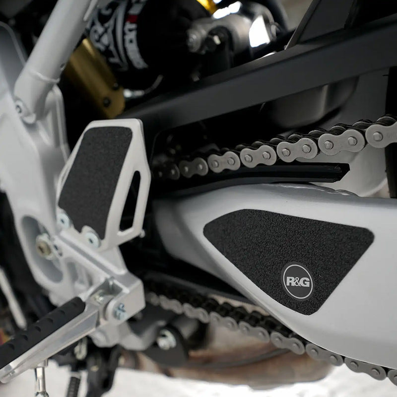 Load image into Gallery viewer, R&amp;G Boot Guard Kit Yamaha XSR900 GP '24-
