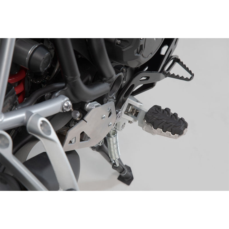 Load image into Gallery viewer, FOOTREST KIT SW MOTECH EVO TRIUMPH TIGER 800 TIGER 900 TIGER 1200 SCRAMBLER
