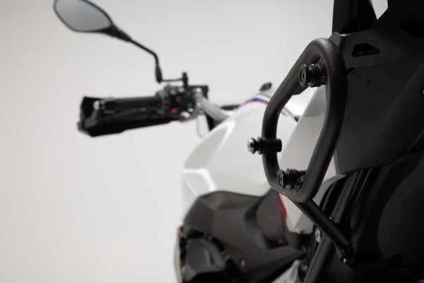 Load image into Gallery viewer, SIDE CARRIER SW MOTECH LEFT BMW R1200R 14-18

