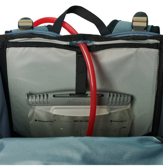 Load image into Gallery viewer, USWE Tracker 22L / 30L Daypack

