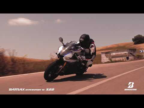Load and play video in Gallery viewer, Bridgestone S22 120/70-17 Front Hypersport Tyre
