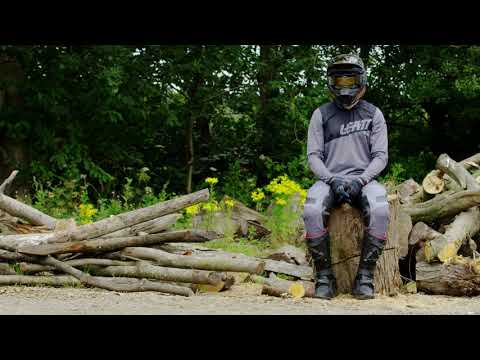 Load and play video in Gallery viewer, Leatt 5.5 FlexLock Enduro Boot - Graphene
